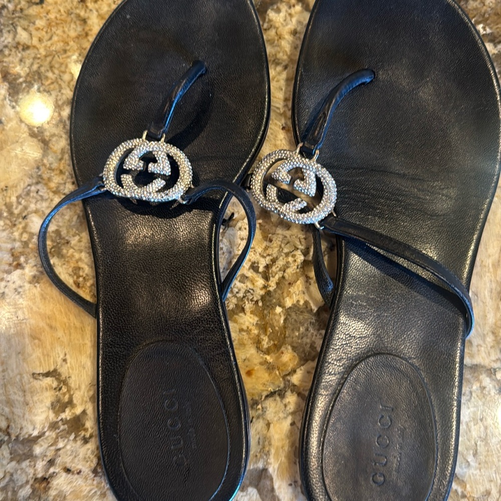 Gucci black sandals with rhinestone GG